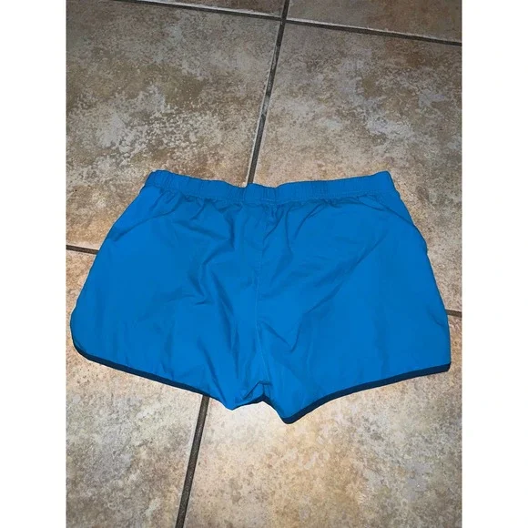Women’s Patagonia Shorts Size Medium - Picture 2 of 3